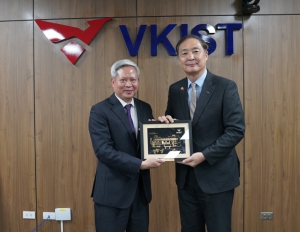 Chủ tịch KOICA Hàn Quốc đến thăm và làm việc với VKIST