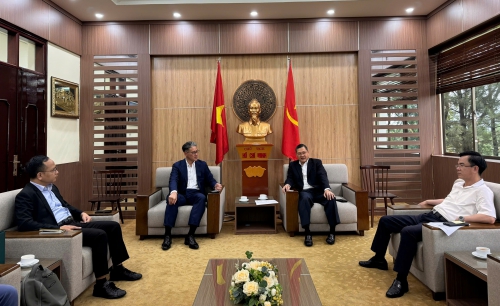 Trưởng Ban Quản lý Vũ Xuân Hùng tiếp Tổng Giám đốc Công ty TNHH Khu công nghiệp Thăng Long