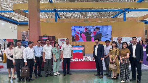 Trưởng Ban Quản lý các khu công nghệ cao và khu công nghiệp Hà Nội thăm và làm việc tại Hội chợ Mùa Thu năm 2025