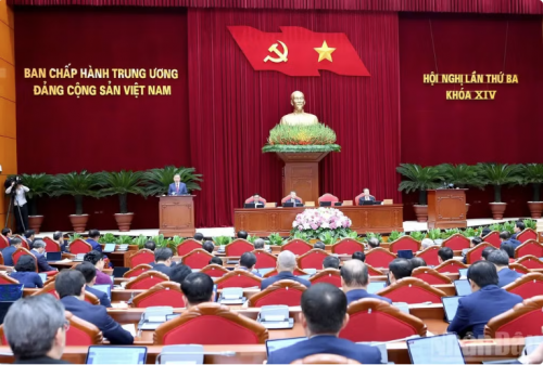 Ban hành nghị quyết về đổi mới mô hình phát triển Việt Nam